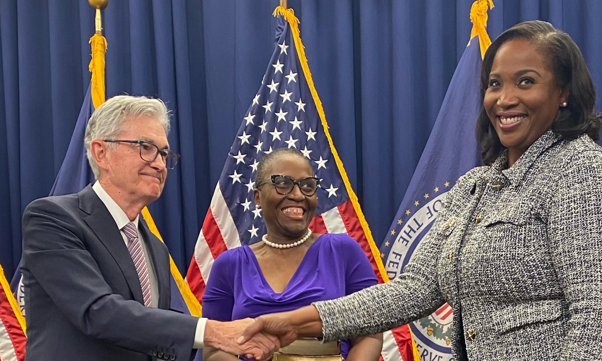 As I assume my duties as a Federal Reserve Board Governor, I am beyond grateful to my family, friends, colleagues, mentors, former students, #EconTwitter friends, & many others for their love, encouragement, support, & prayers. (1/2)